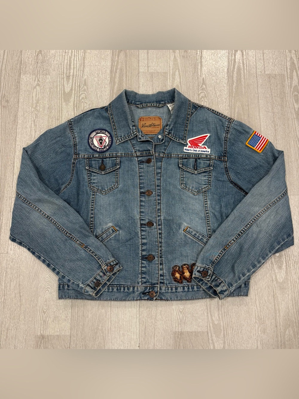 Levi Strauss Signature Women’s Custom Patched Blue Denim Jacket Size L